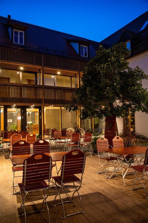 Altstadthotel Brauereigasthof Winkler Berching Exterior photo