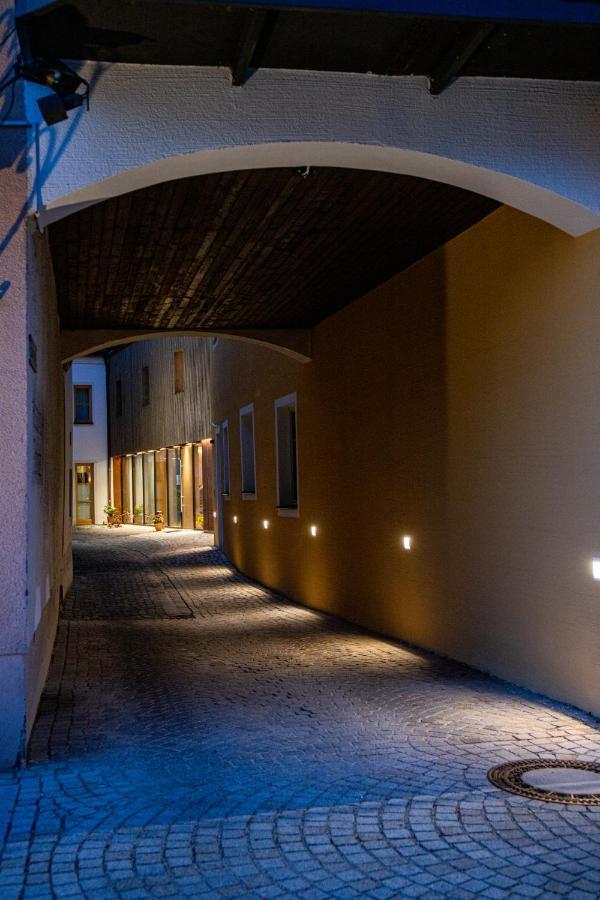 Altstadthotel Brauereigasthof Winkler Berching Exterior photo